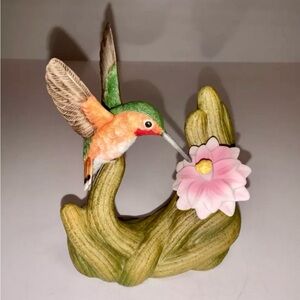 Lovely Bronson Rufous Hummingbird With Cactus 1996 Figurine 4”x4”
